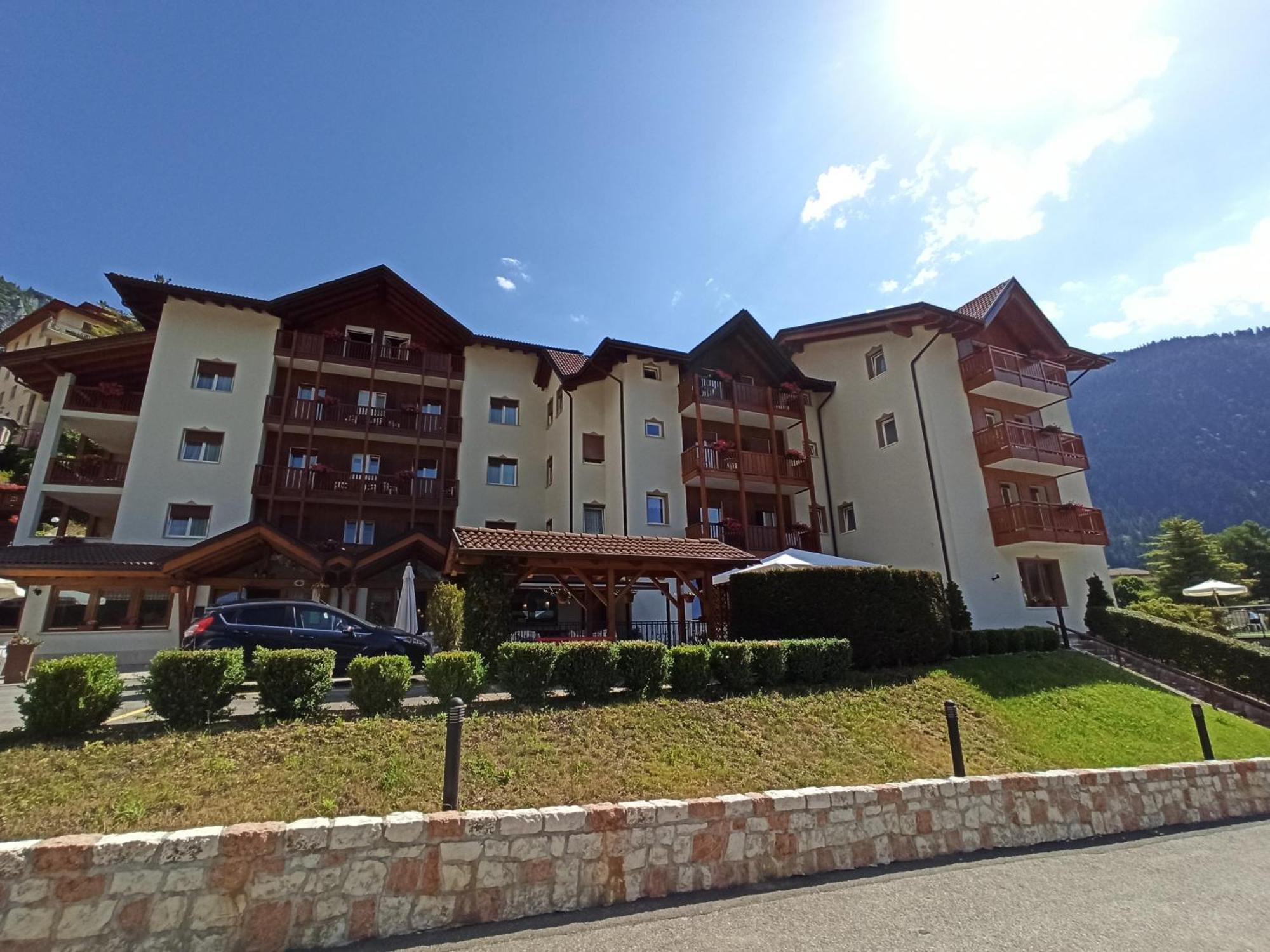 Hotel Zurigo Молвена Екстериор снимка