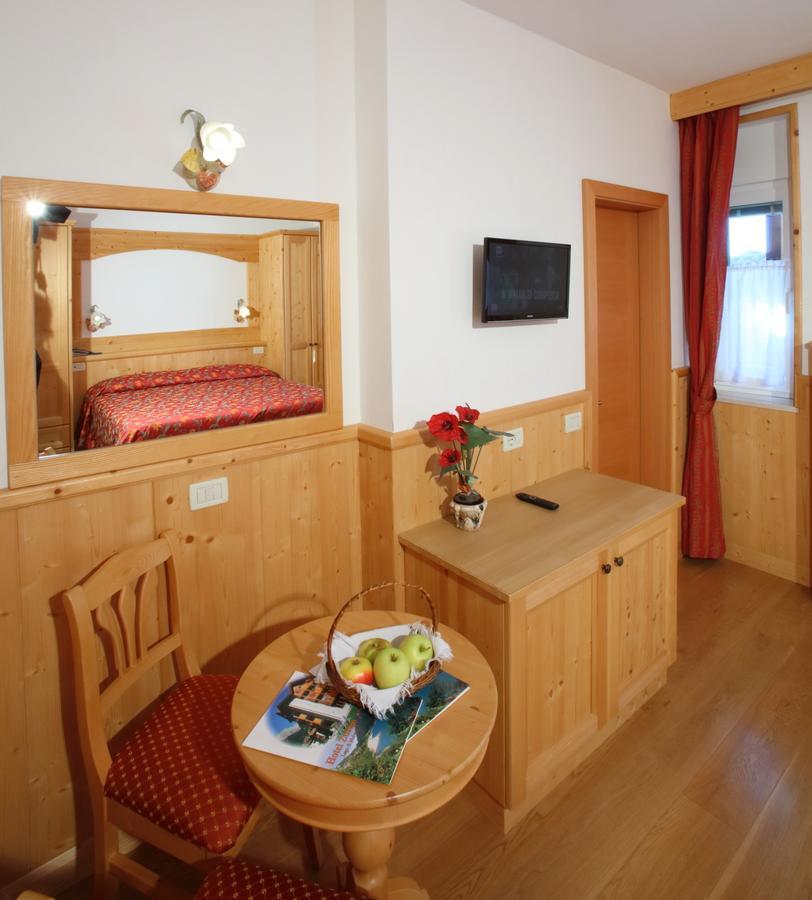 Hotel Zurigo Молвена Екстериор снимка