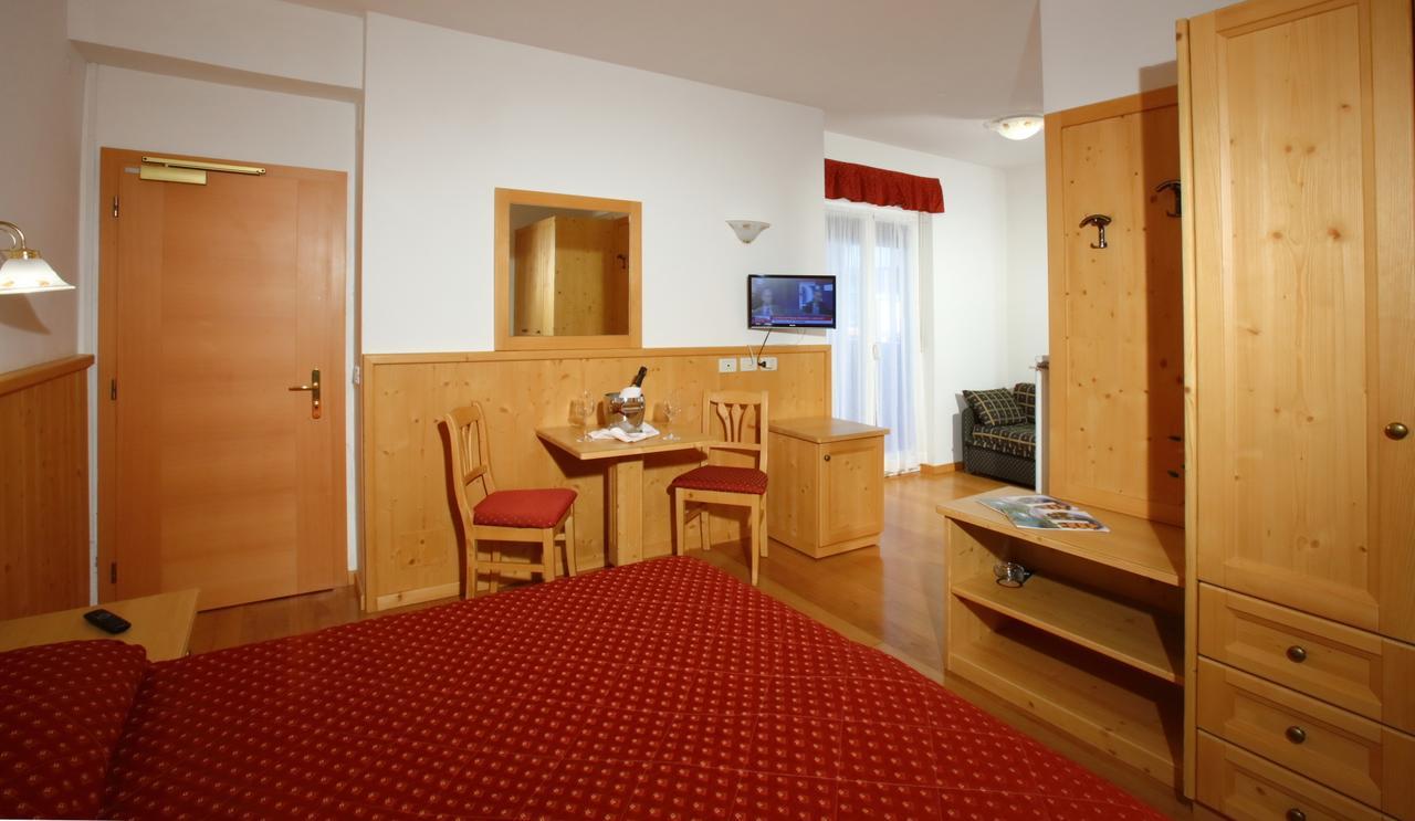 Hotel Zurigo Молвена Екстериор снимка
