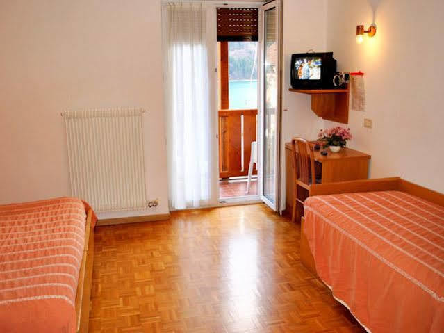 Hotel Zurigo Молвена Екстериор снимка