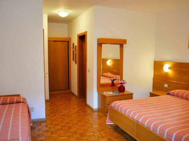 Hotel Zurigo Молвена Екстериор снимка