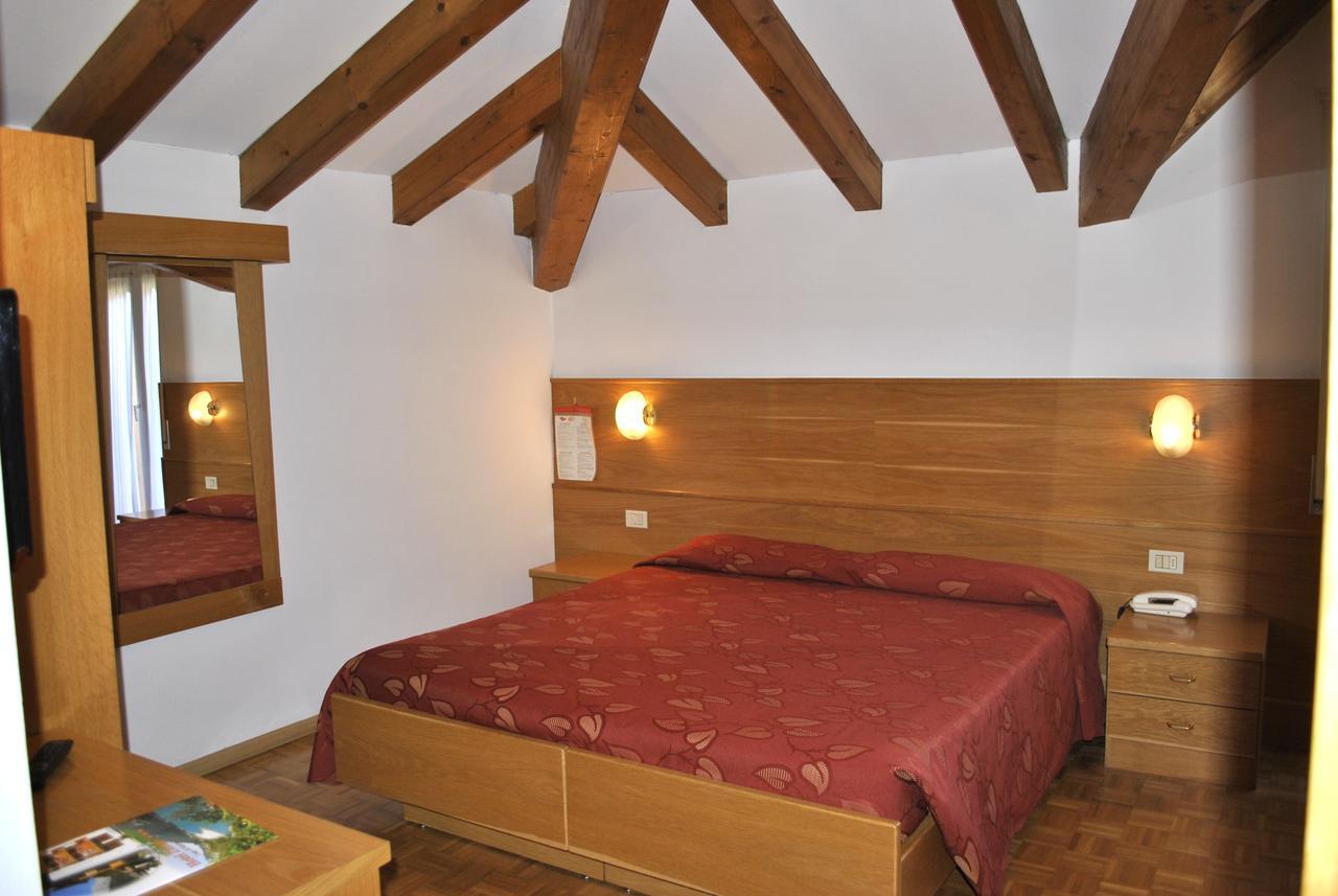 Hotel Zurigo Молвена Екстериор снимка
